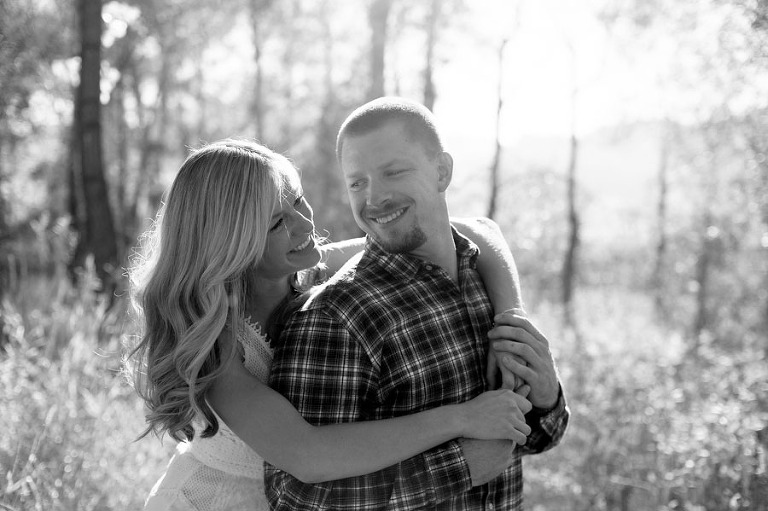 Boulder Colorado engagement photos in the fall. - Kira Horvath Photography